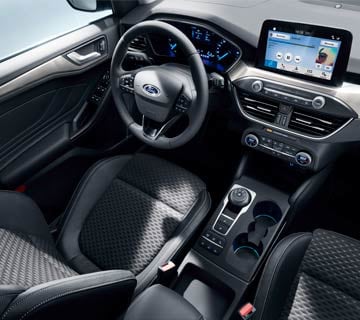 FORD_2018_FOCUS_TITANIUM_STUDIO