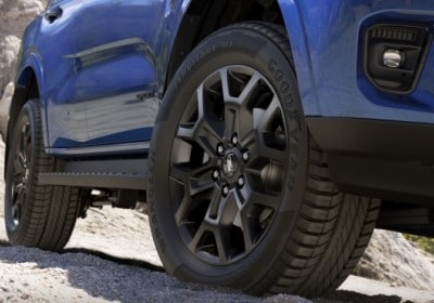 2020 Ford Everest ground clearance and wheel close up