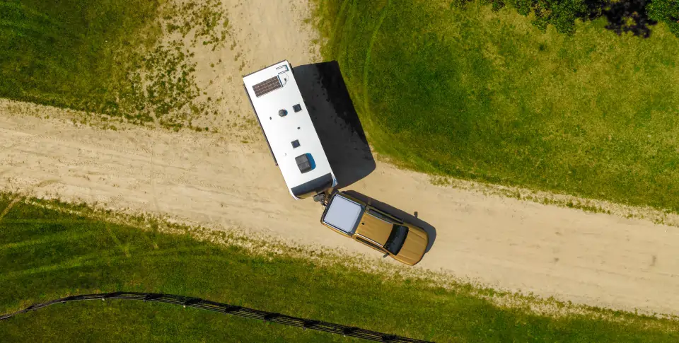 Towing and carrying calculator illustration
